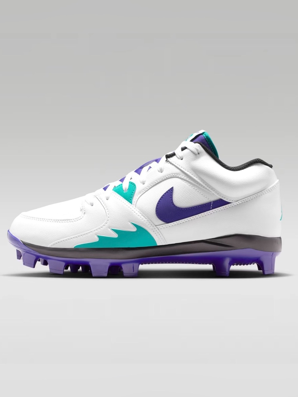 Men Nike White Jordan Stadium 90 Low MCS Cleats (NEW!)